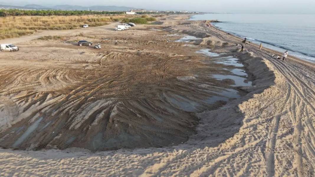 Kum Hırsızlarının Kevgire Çevirdiği Sahil Böyle Görüntülendi! 8